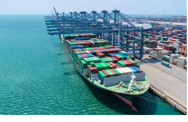 Container port aerial