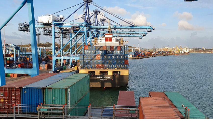 Container ship loaded for export